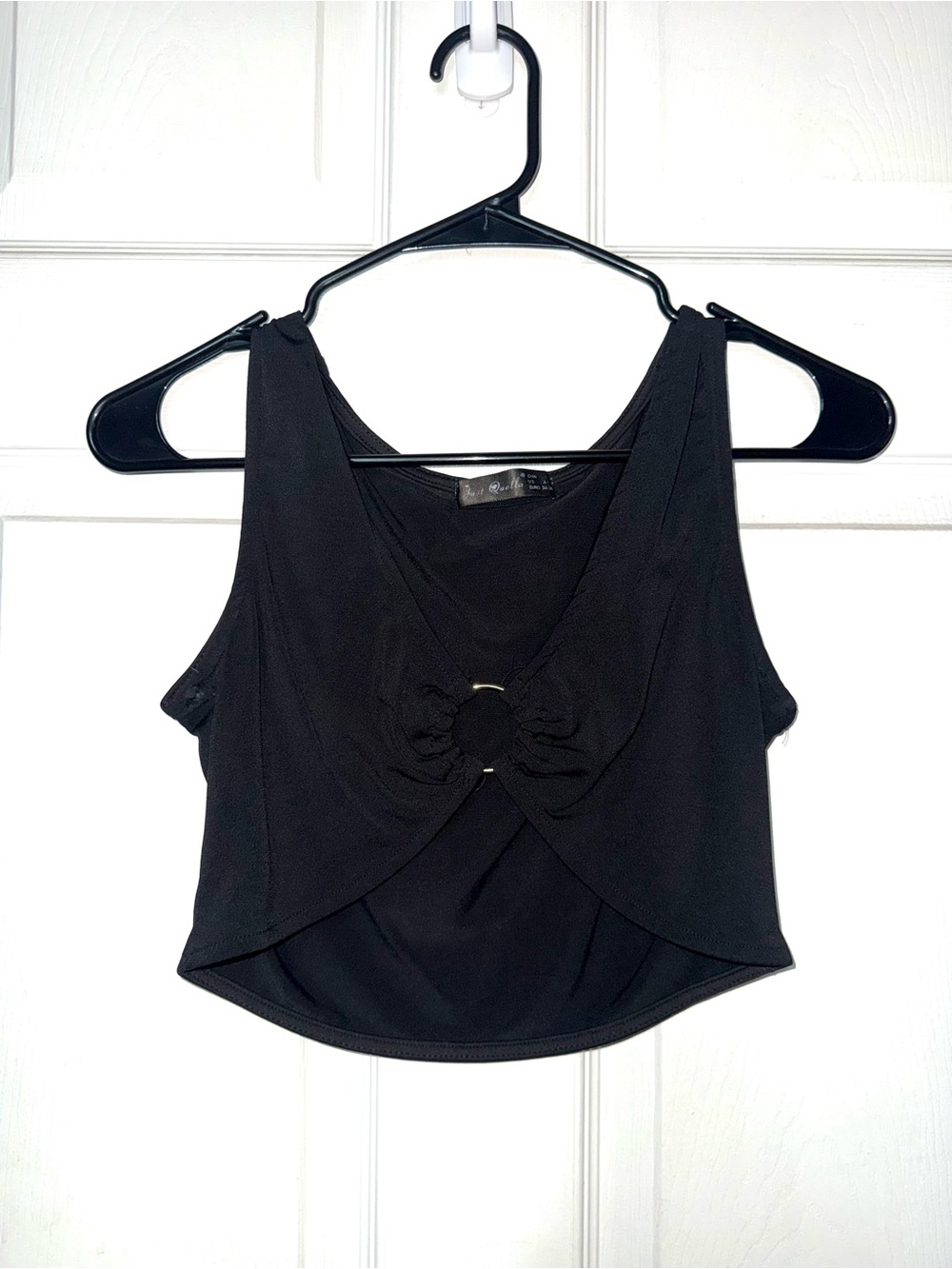 Black Sleeveless Ring-Front Crop Top